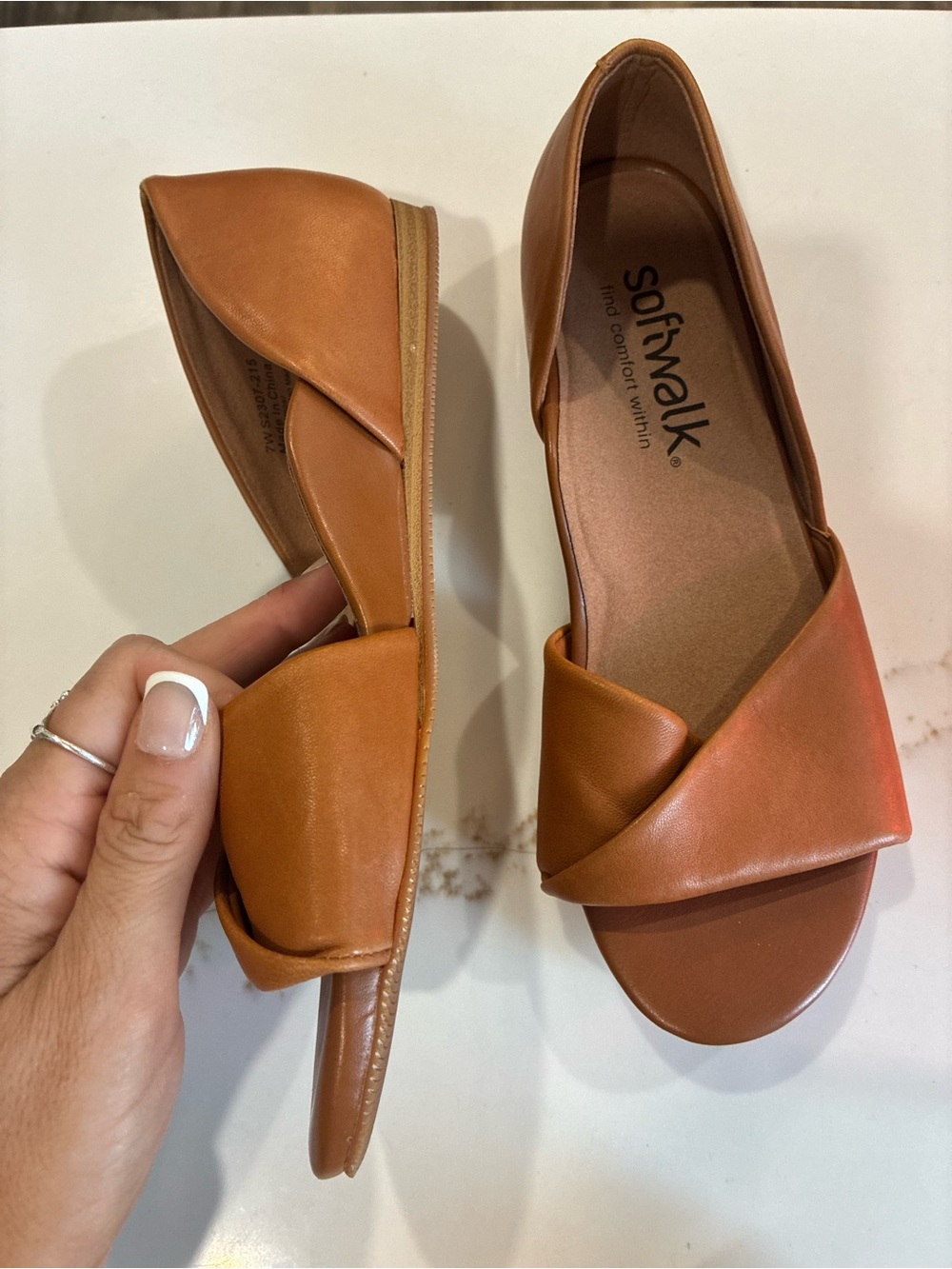 SoftWalk Cyprus Women’s Tan Open-Toe Flat Sandals new